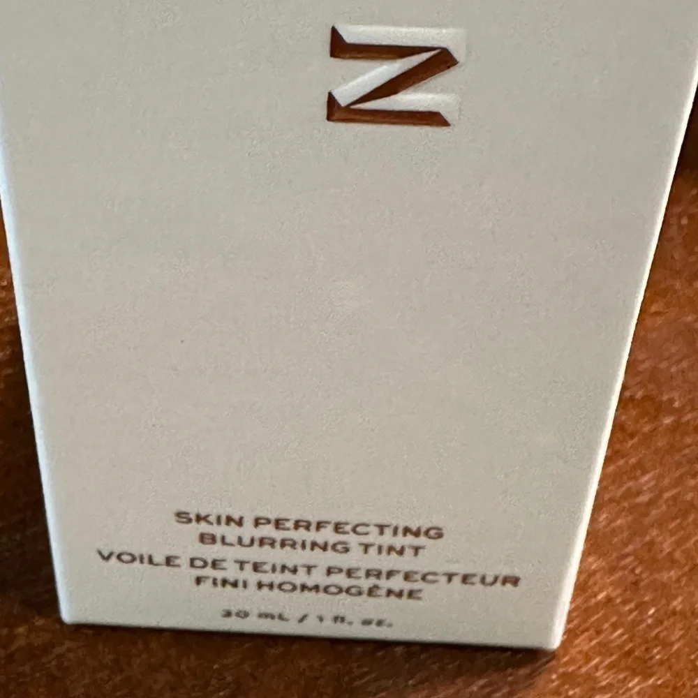 Jaclyn Cosmetics Skin Perfecting Blurring Tint in 12-Rich - Brand New! - Picture 4 of 6
